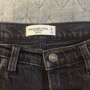 Abercrombie & Fitch Black High-Rise '80s Mom Jeans
